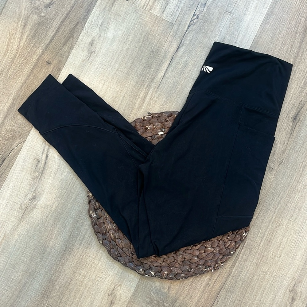 Marika Cropped Black Leggings Size Large